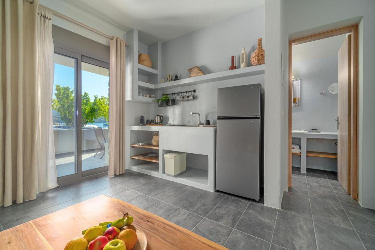 La Perla Suites Agioi Apostoloi  Bagian luar foto