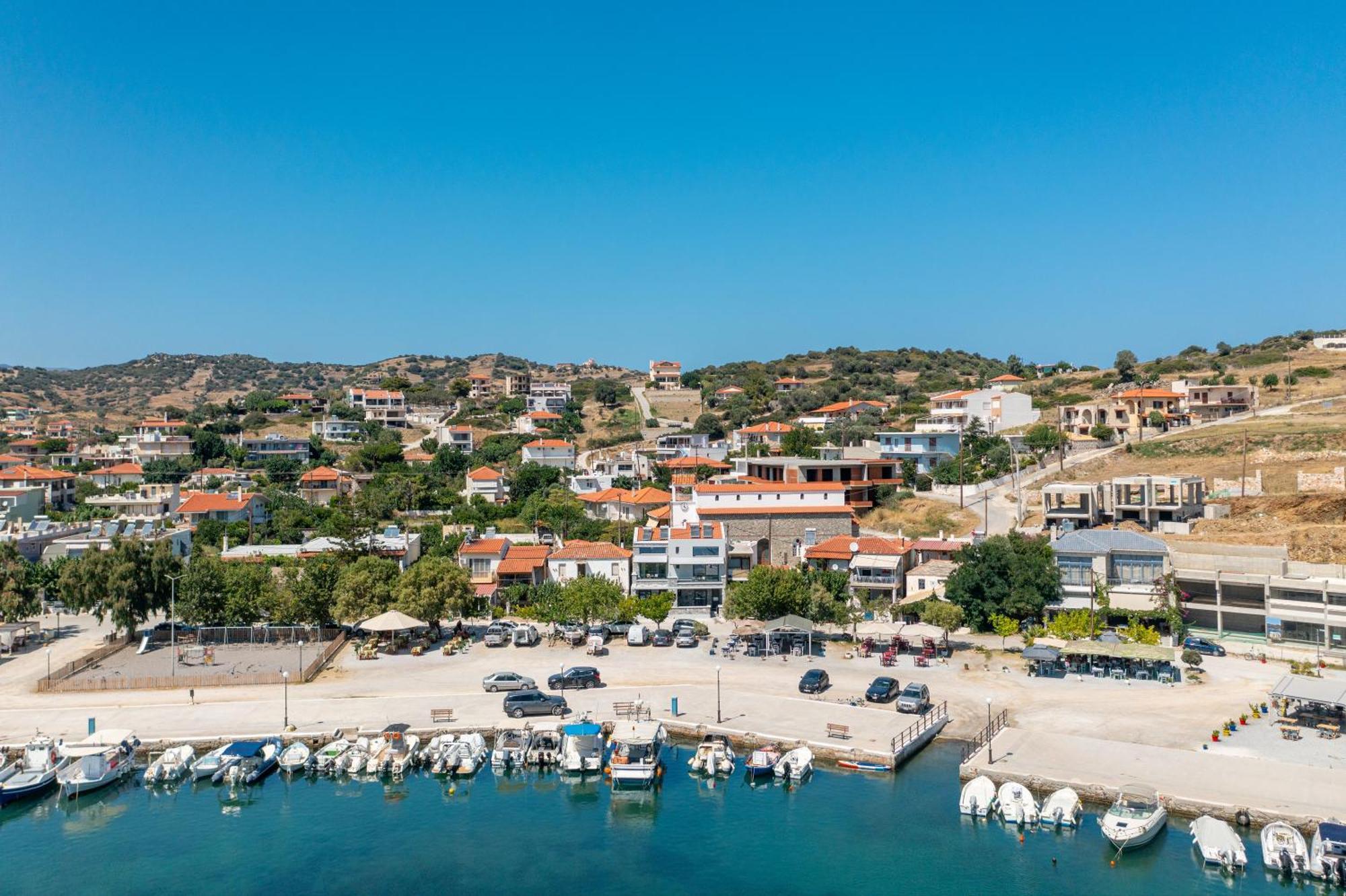 La Perla Suites Agioi Apostoloi  Bagian luar foto